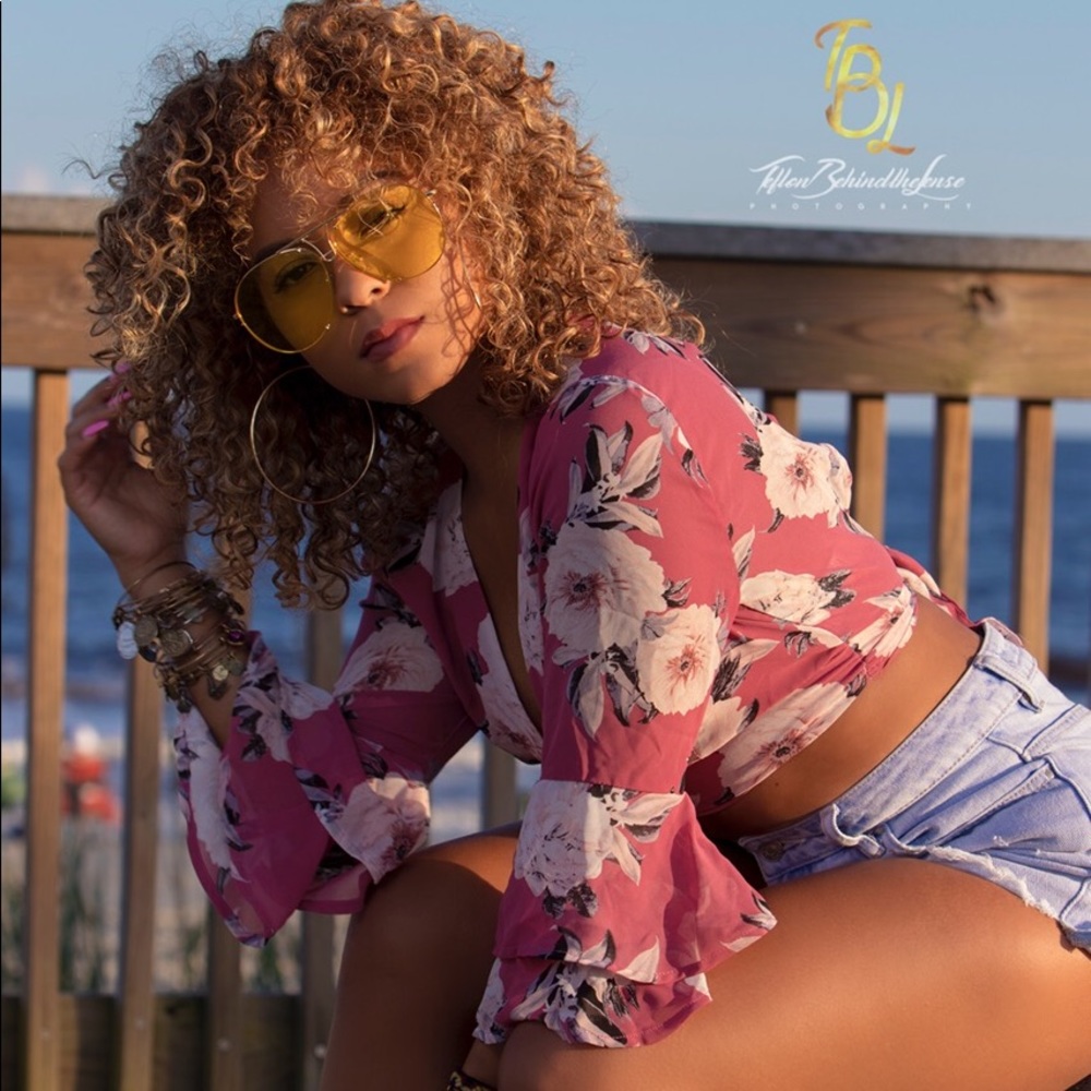 Floral croptop blouse 👚